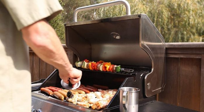 How to Clean a Gas Barbecue Grill